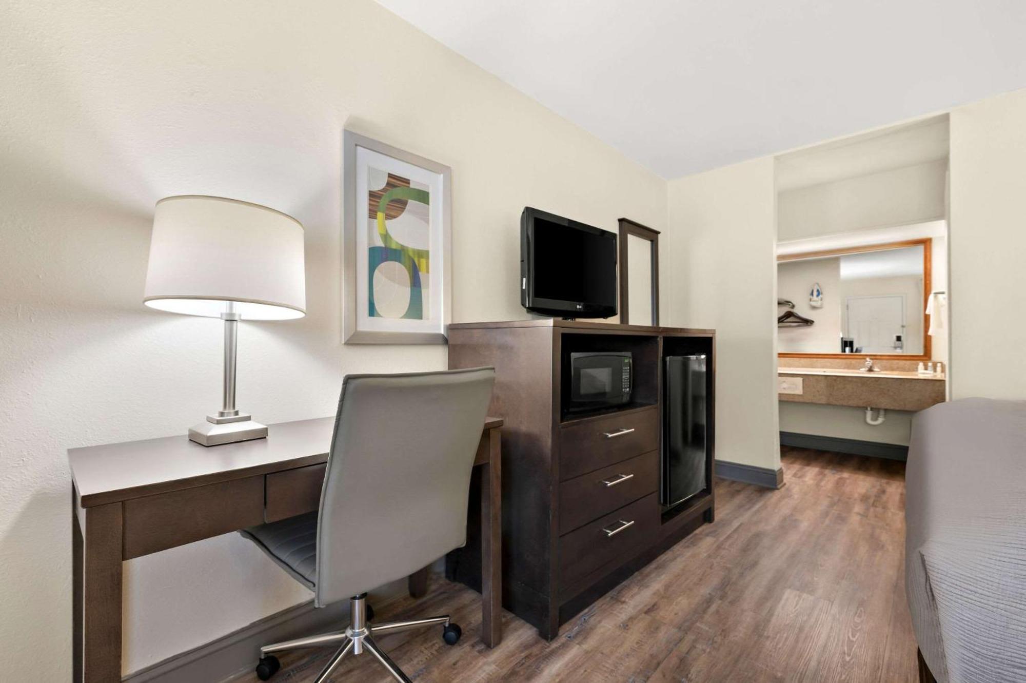 Quality Inn Pelham I-65 Exit 246 Eksteriør billede