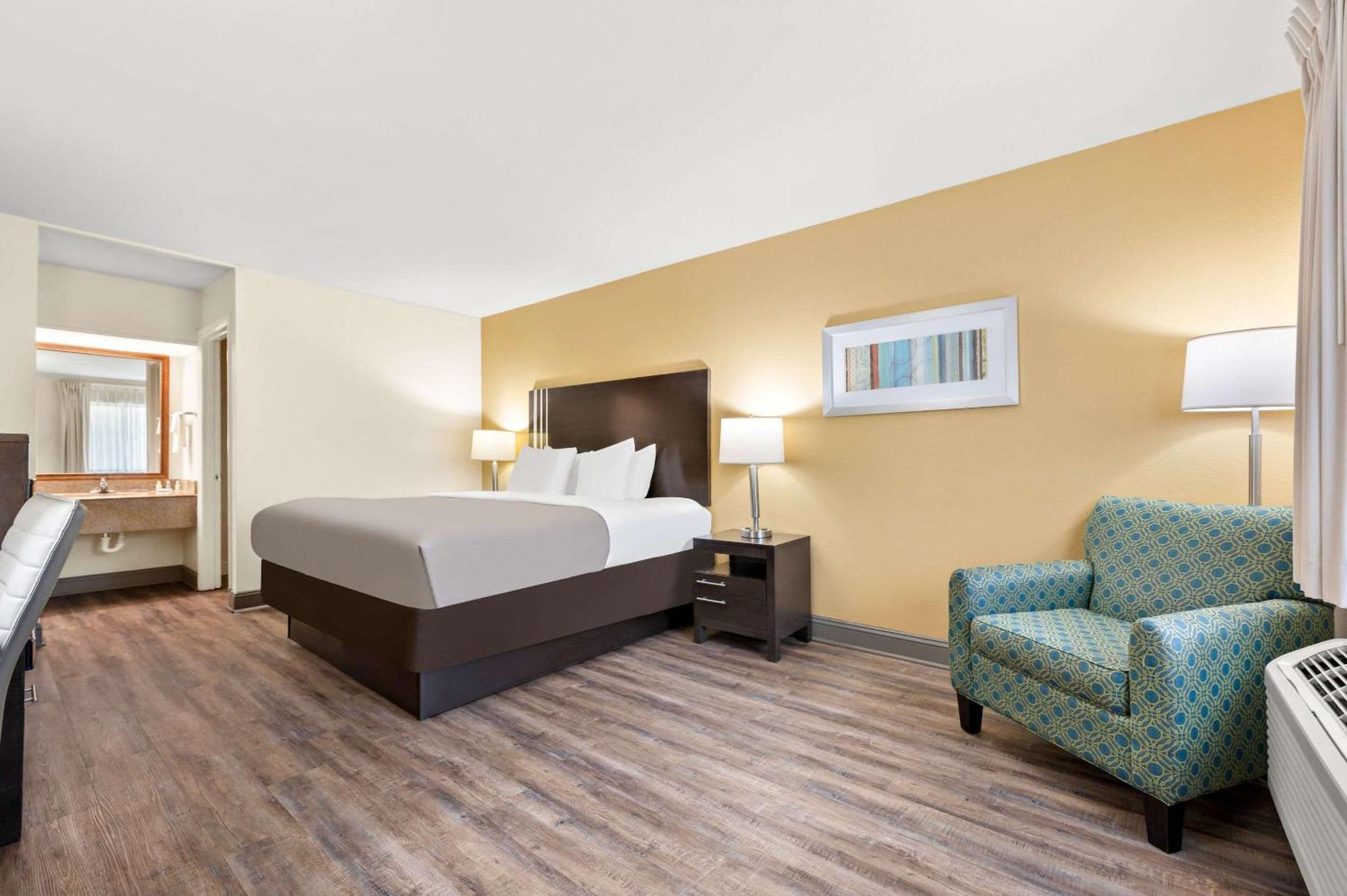 Quality Inn Pelham I-65 Exit 246 Eksteriør billede
