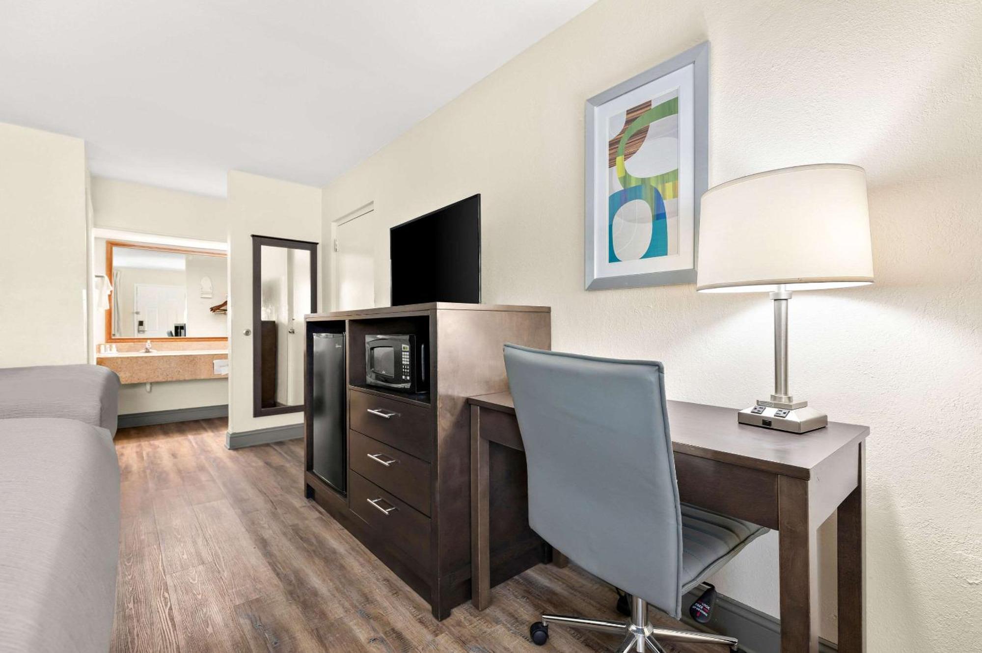Quality Inn Pelham I-65 Exit 246 Eksteriør billede