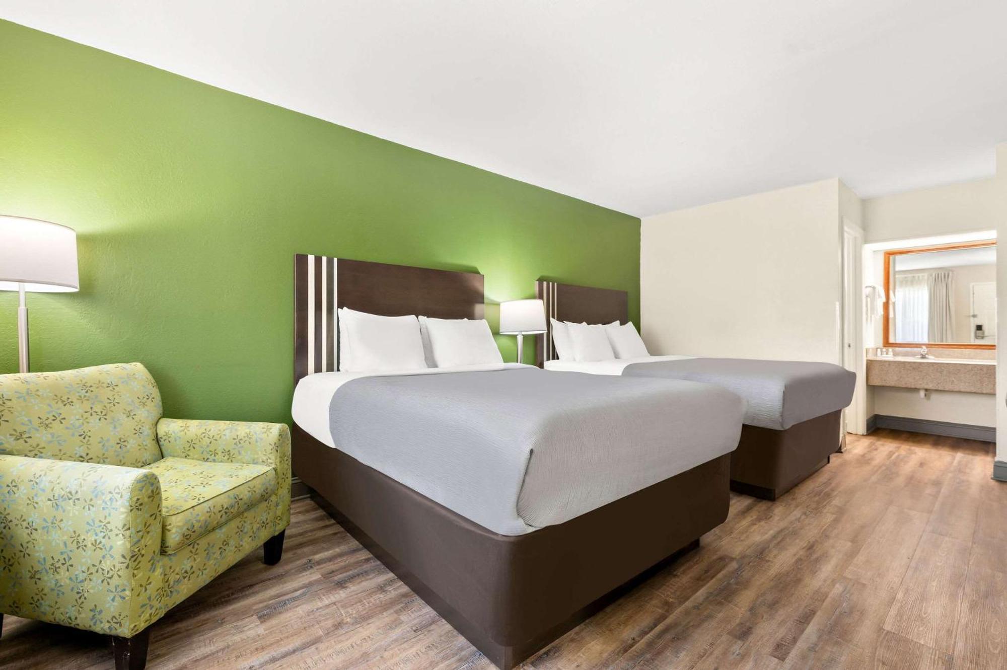 Quality Inn Pelham I-65 Exit 246 Eksteriør billede